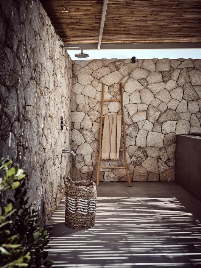 Noema Villa - Stylish Villa With Scenic Serenity, By Zantewize Sarakinadhon Экстерьер фото