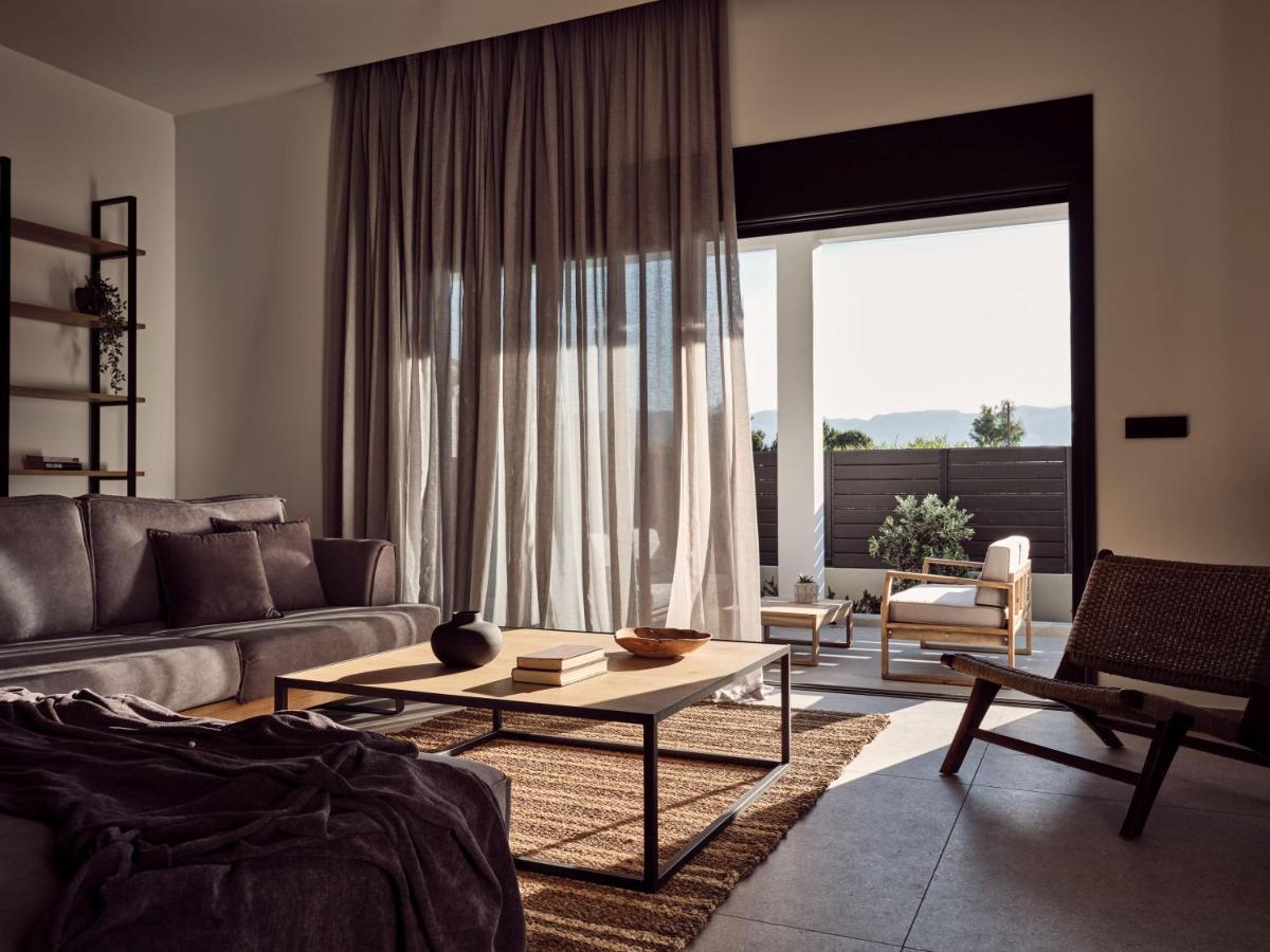 Noema Villa - Stylish Villa With Scenic Serenity, By Zantewize Sarakinadhon Экстерьер фото