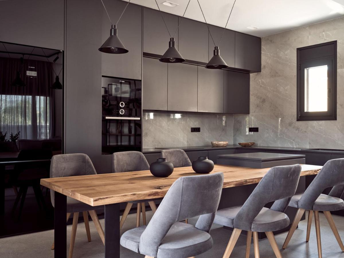 Noema Villa - Stylish Villa With Scenic Serenity, By Zantewize Sarakinadhon Экстерьер фото